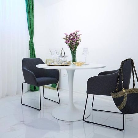 Appartement White Bliss Hideaway à Ljubljana Extérieur photo